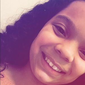 Meet your Posher, Amaria